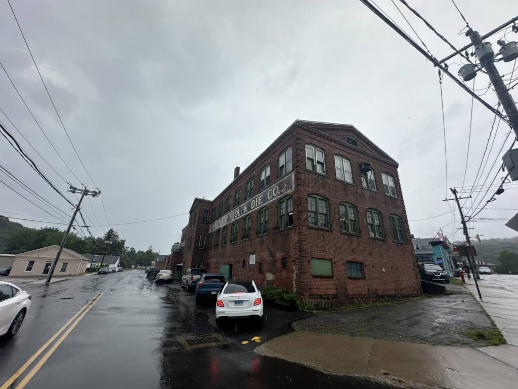 Industrial building for sale